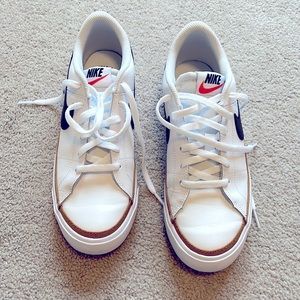 Nike Court Legacy sneakers